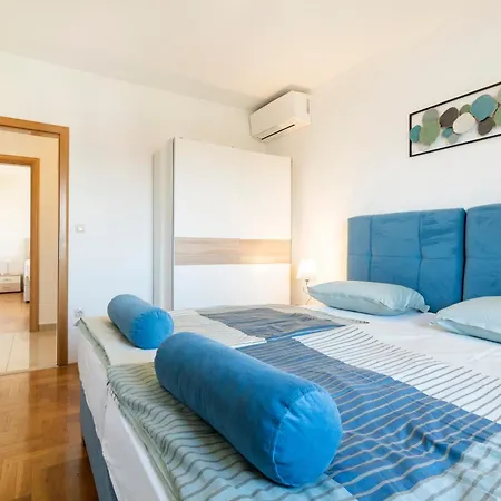 Διαμέρισμα With Swimming Pool Kastel Stafilic, - 23473 Kaštela