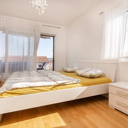 With Swimming Pool Kastel Stafilic, - 23473