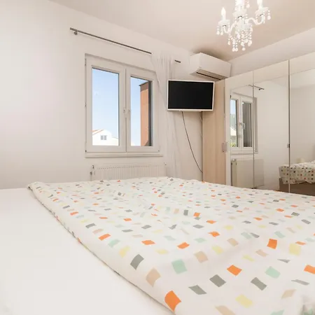 With Swimming Pool Kastel Stafilic, - 23473 Διαμέρισμα *