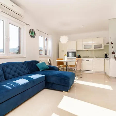 Apartman With Swimming Pool Kastel Stafilic, - 23473