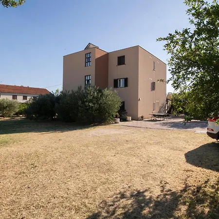 Apartman With Swimming Pool Kastel Stafilic, - 23473 *