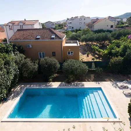 With Swimming Pool Kastel Stafilic, - 23473 Apartman